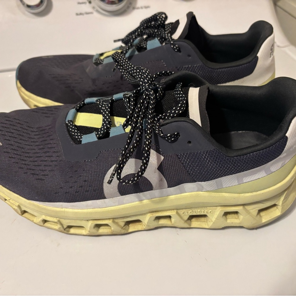 On Running Men's Black and Yellow Athletic Shoes - Picture 2 of 5